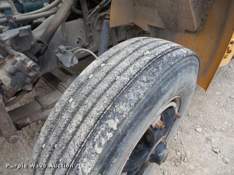 image for item DA6366 1993 International 3800 school bus