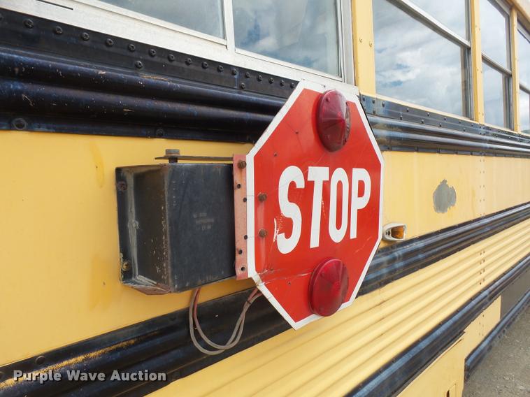image for item DA6366 1993 International 3800 school bus