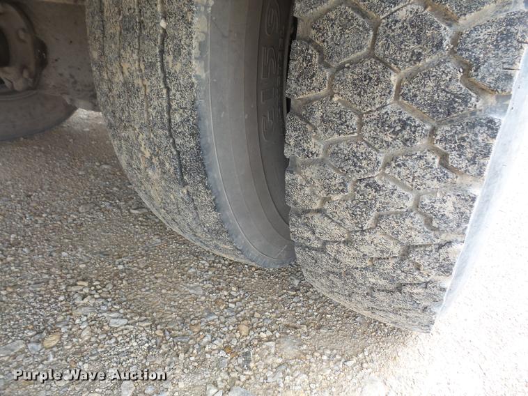 image for item DA6366 1993 International 3800 school bus