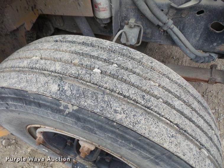 image for item DA6366 1993 International 3800 school bus