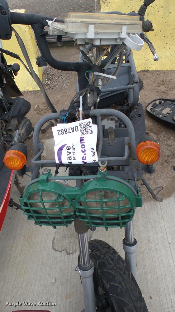 image for item DA7882 2013 Bashan moped