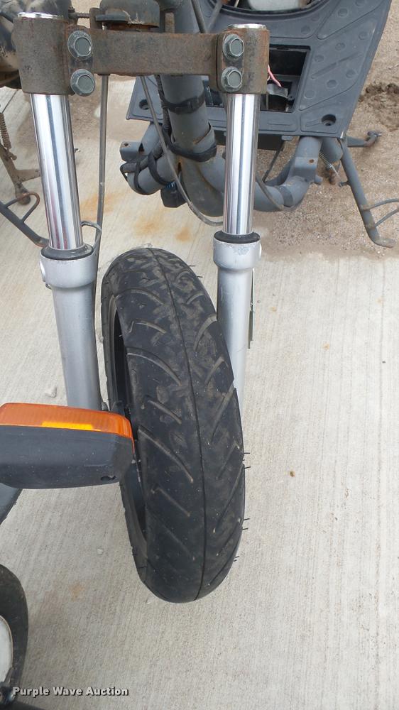 image for item DA7882 2013 Bashan moped