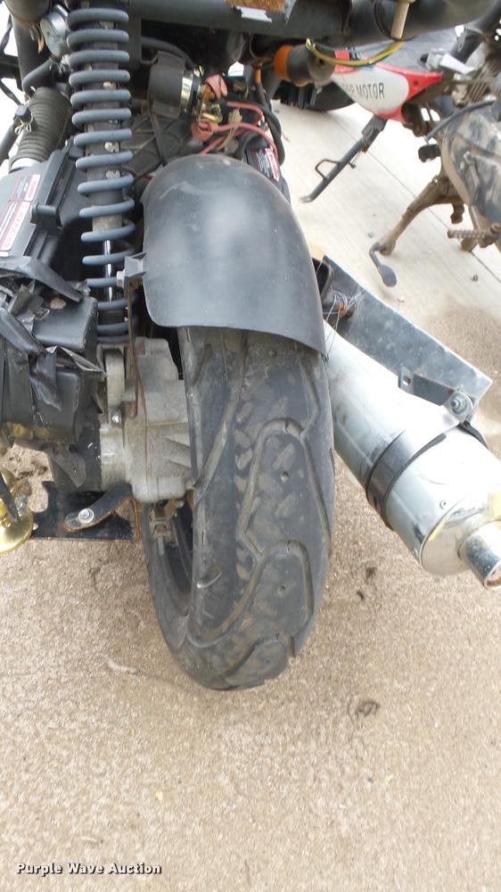 image for item DA7882 2013 Bashan moped