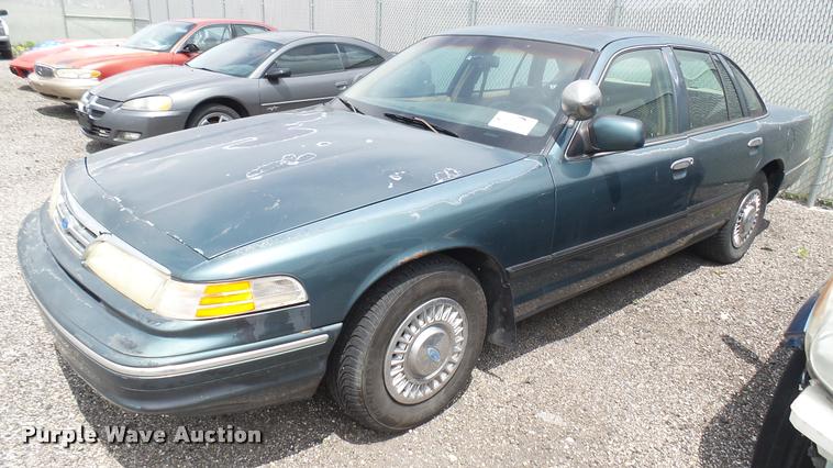 image for item DA7885 1996 Ford Crown Victoria