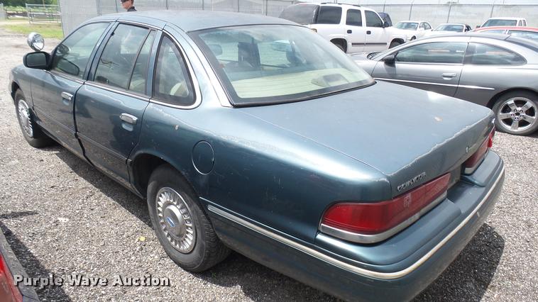 image for item DA7885 1996 Ford Crown Victoria