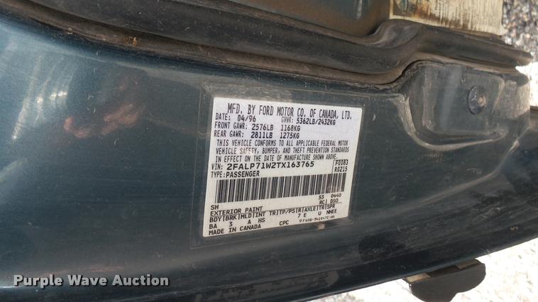 image for item DA7885 1996 Ford Crown Victoria