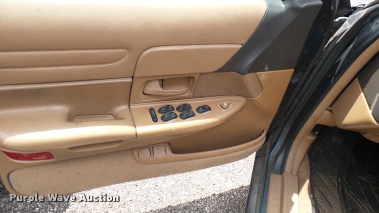 image for item DA7885 1996 Ford Crown Victoria