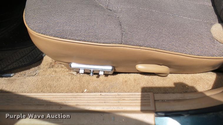 image for item DA7885 1996 Ford Crown Victoria