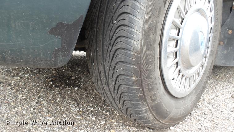 image for item DA7885 1996 Ford Crown Victoria