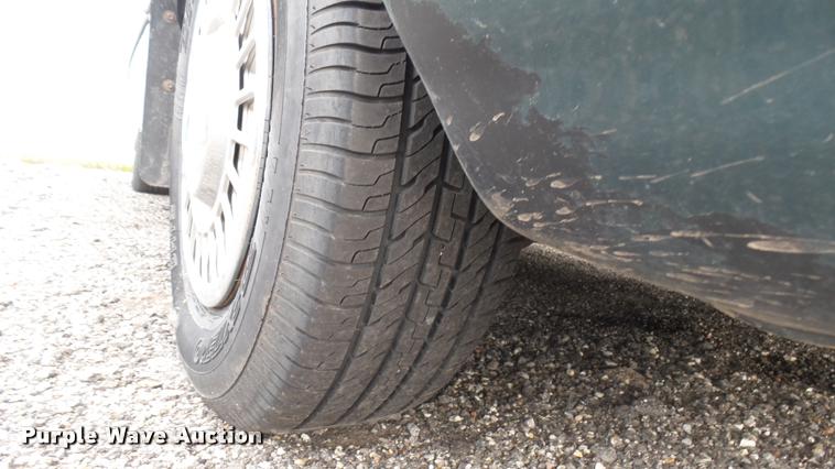 image for item DA7885 1996 Ford Crown Victoria