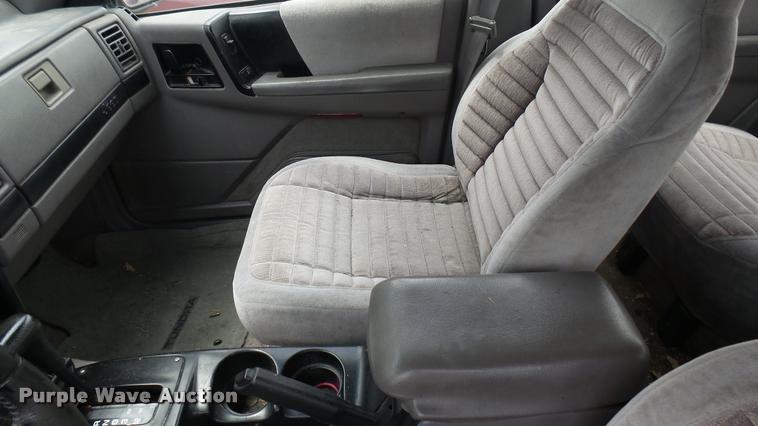 image for item DA7888 1993 Jeep Grand Cherokee SUV