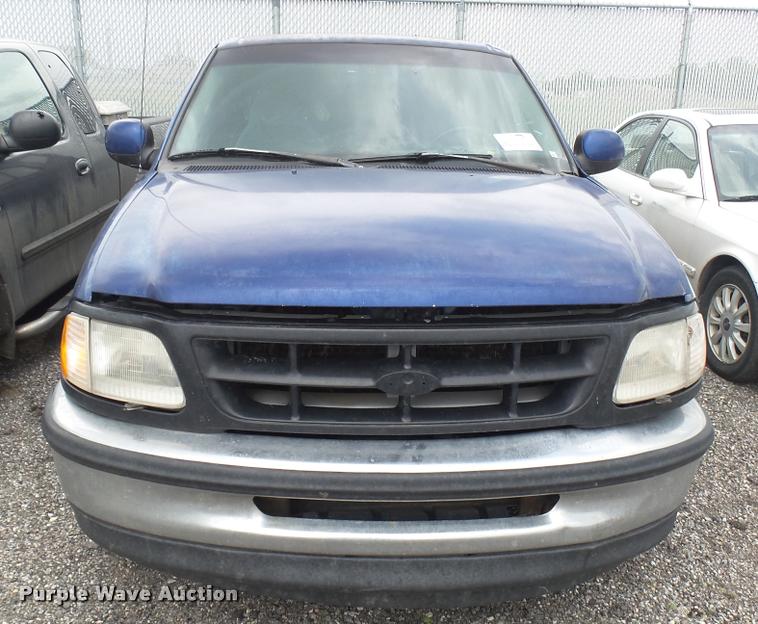 image for item DA7889 1997 Ford F150 SuperCab pickup truck