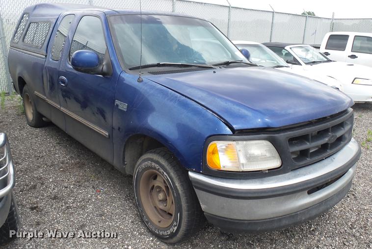 image for item DA7889 1997 Ford F150 SuperCab pickup truck