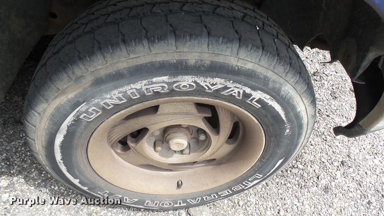 image for item DA7889 1997 Ford F150 SuperCab pickup truck