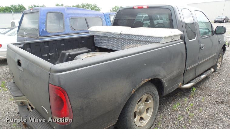 image for item DA7890 2003 Ford F150 SuperCab pickup truck