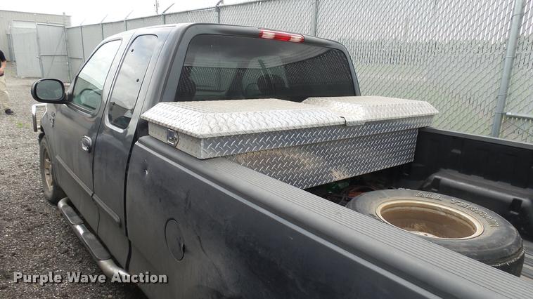 image for item DA7890 2003 Ford F150 SuperCab pickup truck