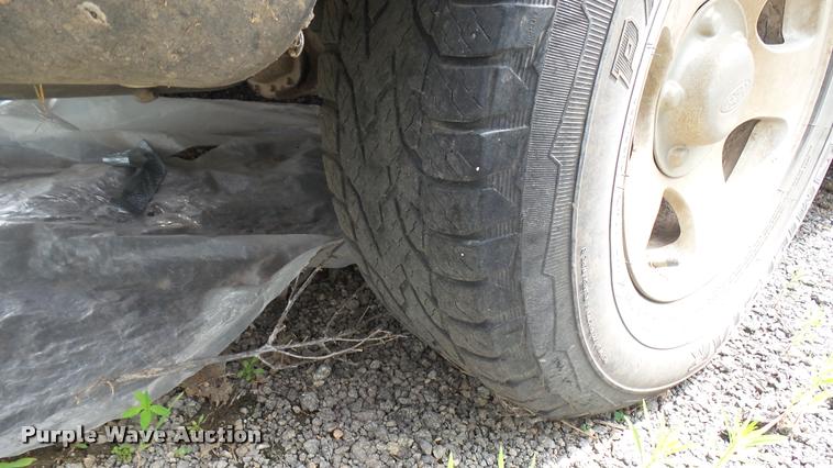 image for item DA7890 2003 Ford F150 SuperCab pickup truck