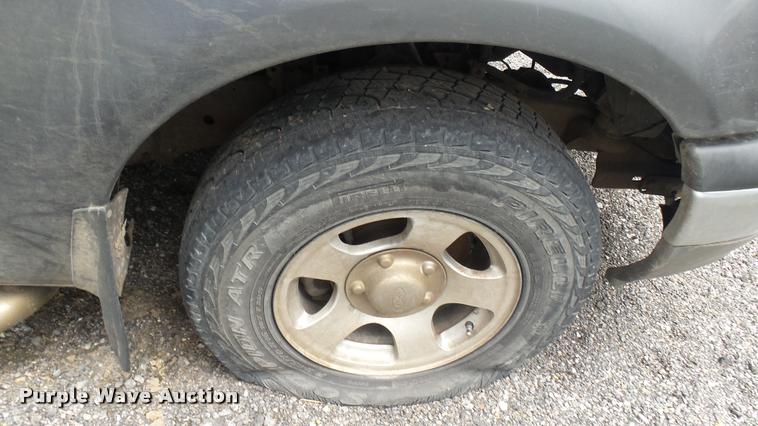 image for item DA7890 2003 Ford F150 SuperCab pickup truck