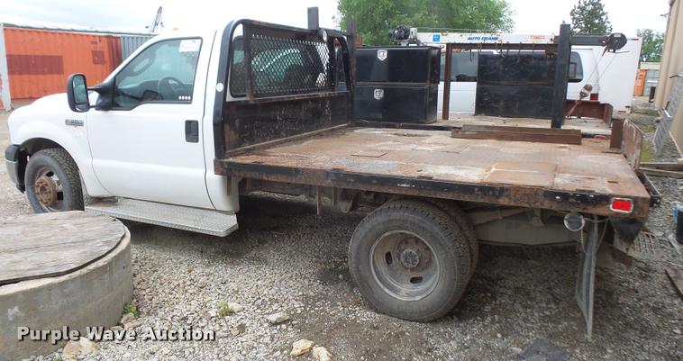 image for item DA8228 2007 Ford F350 Super Duty pickup truck