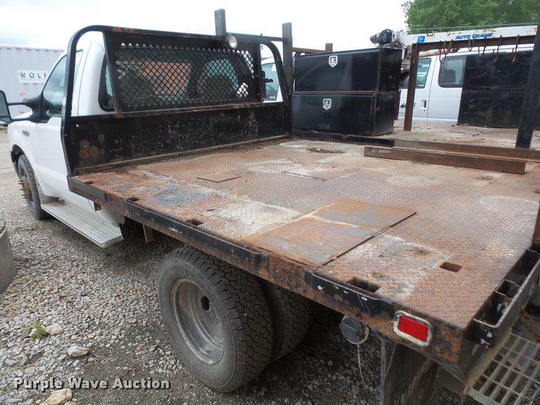 image for item DA8228 2007 Ford F350 Super Duty pickup truck