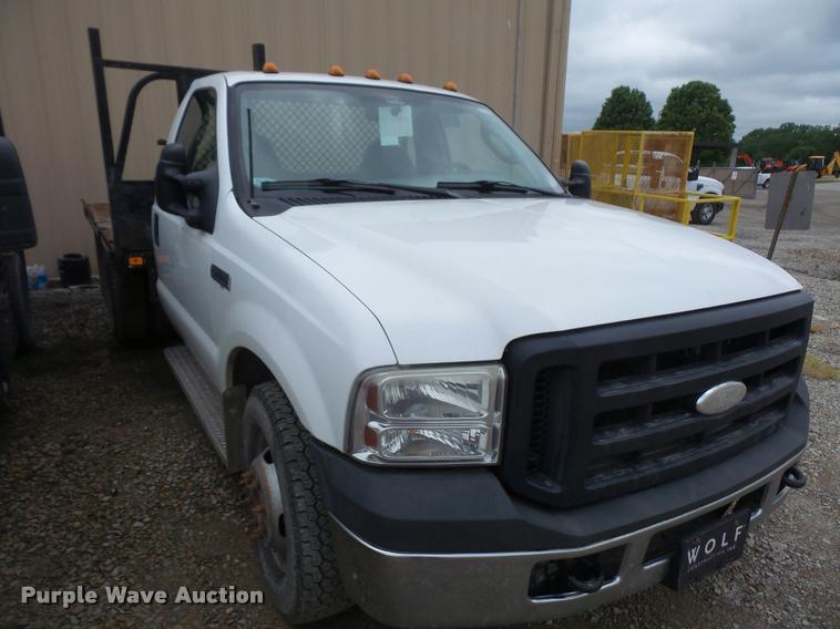 image for item DA8228 2007 Ford F350 Super Duty pickup truck