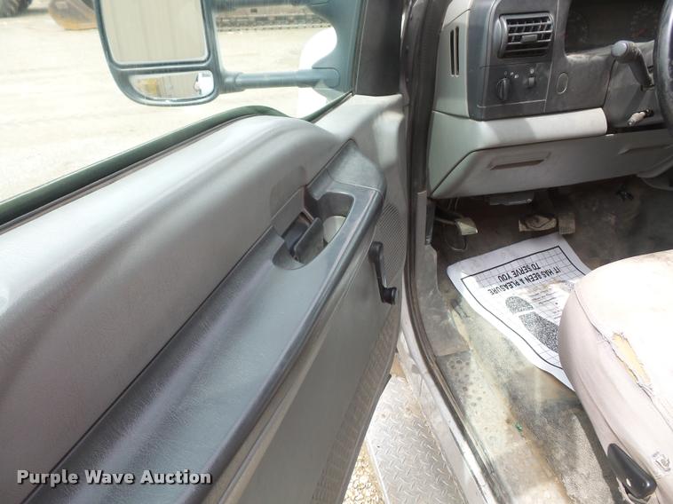 image for item DA8228 2007 Ford F350 Super Duty pickup truck