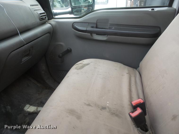 image for item DA8228 2007 Ford F350 Super Duty pickup truck