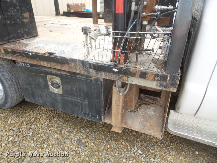 image for item DA8230 2008 Ford F350 Super Duty flatbed pickup truck with crane