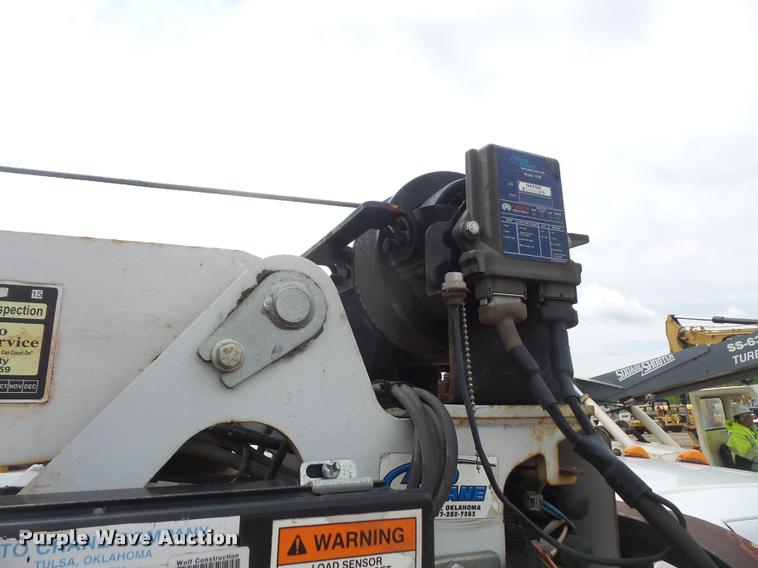 image for item DA8230 2008 Ford F350 Super Duty flatbed pickup truck with crane