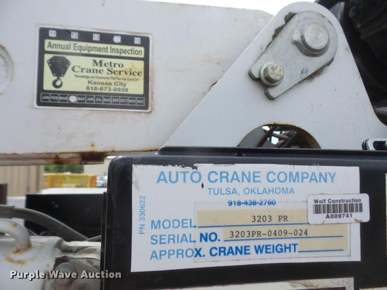 image for item DA8230 2008 Ford F350 Super Duty flatbed pickup truck with crane