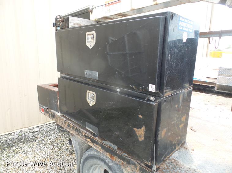 image for item DA8230 2008 Ford F350 Super Duty flatbed pickup truck with crane