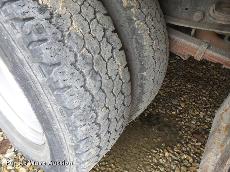 image for item DA8230 2008 Ford F350 Super Duty flatbed pickup truck with crane