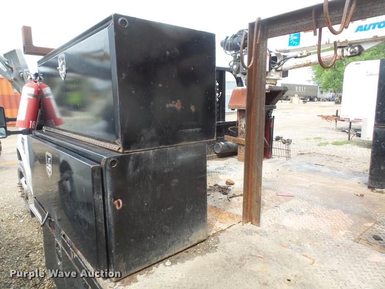 image for item DA8230 2008 Ford F350 Super Duty flatbed pickup truck with crane