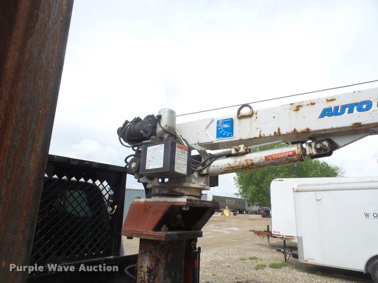 image for item DA8230 2008 Ford F350 Super Duty flatbed pickup truck with crane