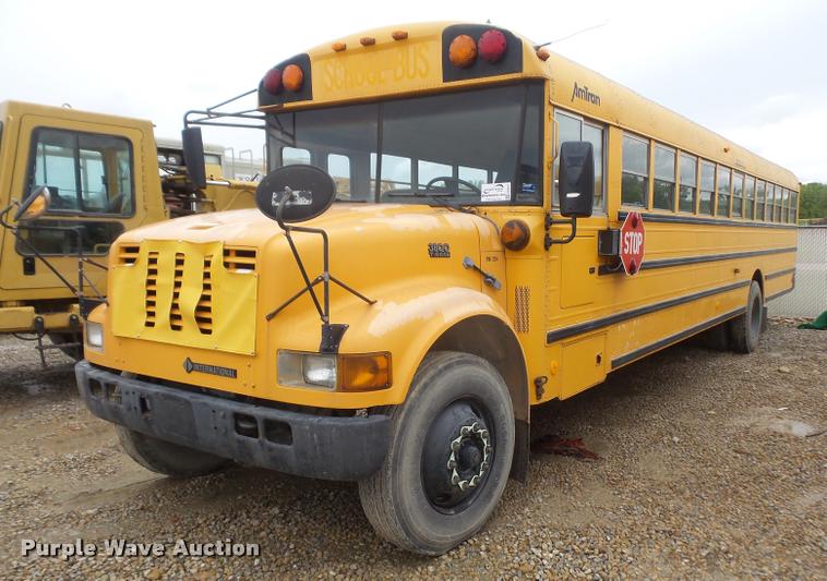 image for item DA8241 1997 International 3800 school bus