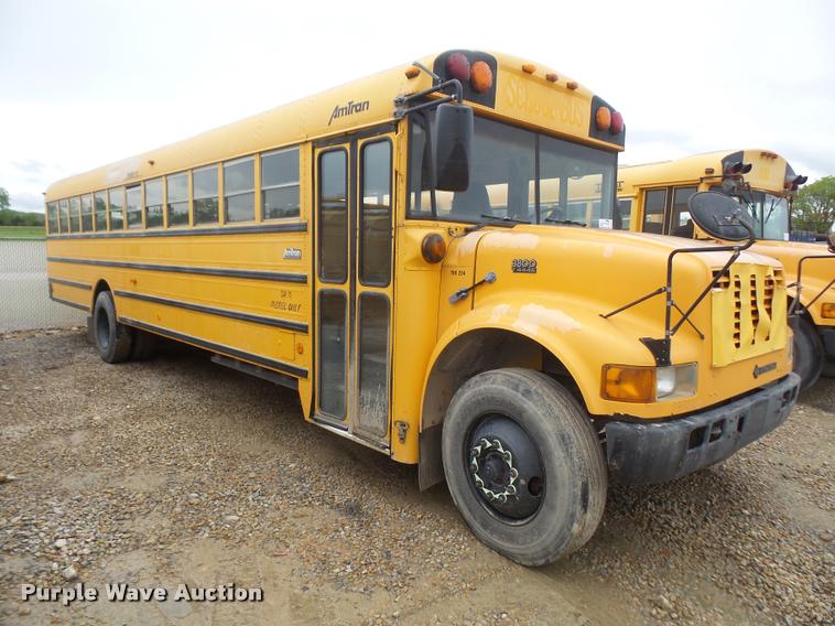 image for item DA8241 1997 International 3800 school bus