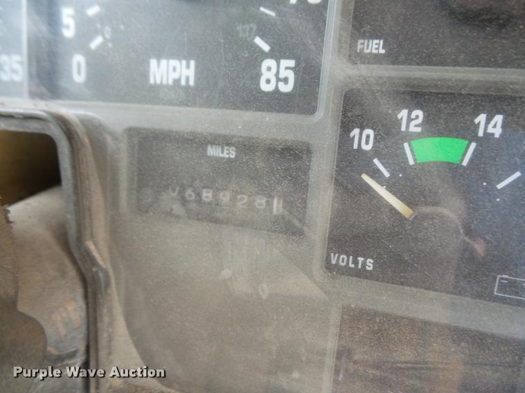 image for item DA8241 1997 International 3800 school bus