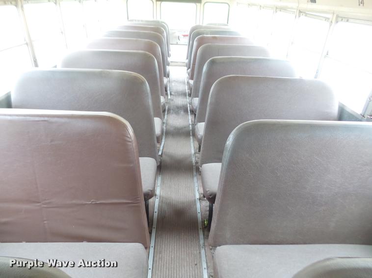 image for item DA8241 1997 International 3800 school bus