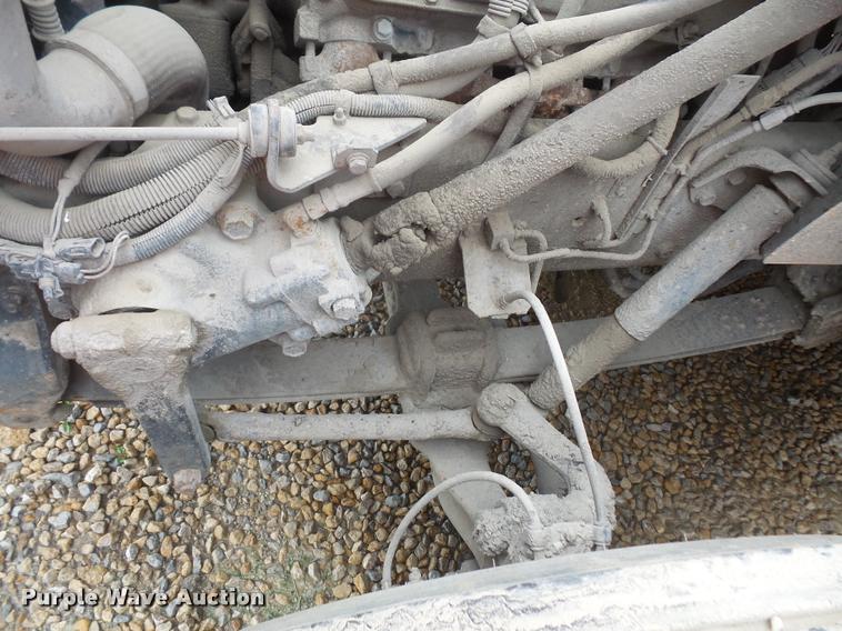 image for item DA8241 1997 International 3800 school bus