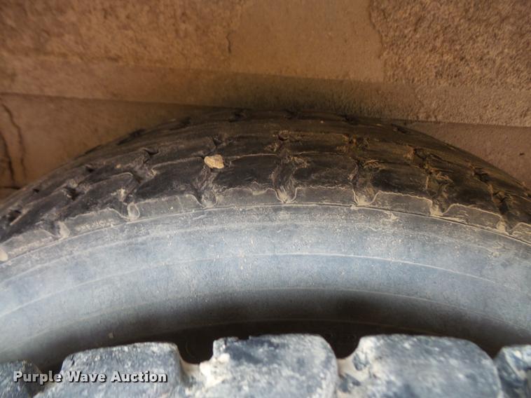 image for item DA8241 1997 International 3800 school bus