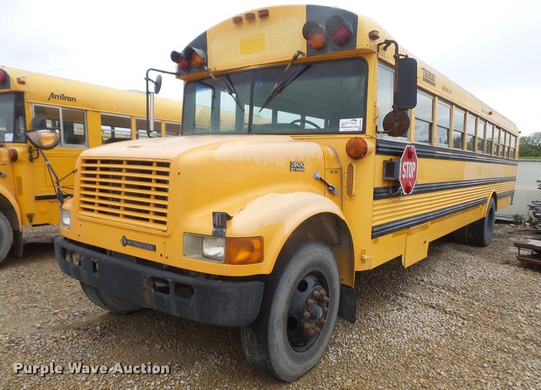 image for item DA8248 1997 International 3800 school bus