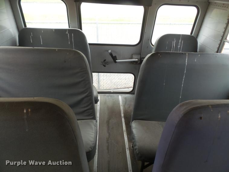 image for item DA8248 1997 International 3800 school bus