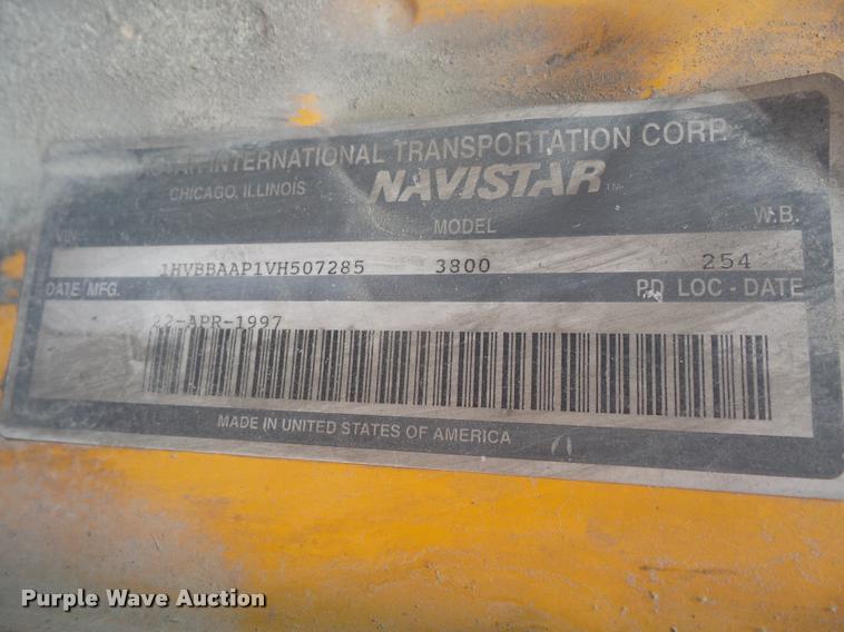 image for item DA8248 1997 International 3800 school bus