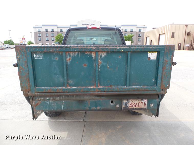 image for item DB0147 2005 Chevrolet Silverado 2500HD Ext. Cab pickup truck