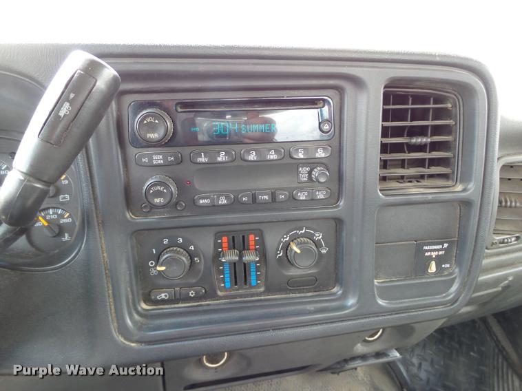 image for item DB0147 2005 Chevrolet Silverado 2500HD Ext. Cab pickup truck