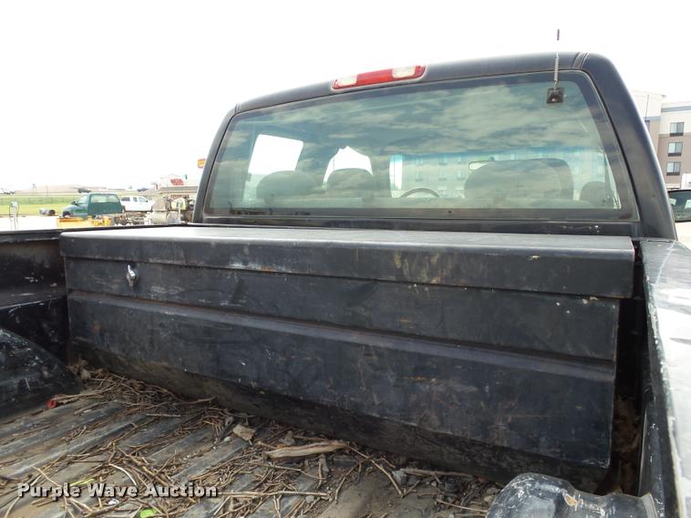 image for item DB0147 2005 Chevrolet Silverado 2500HD Ext. Cab pickup truck