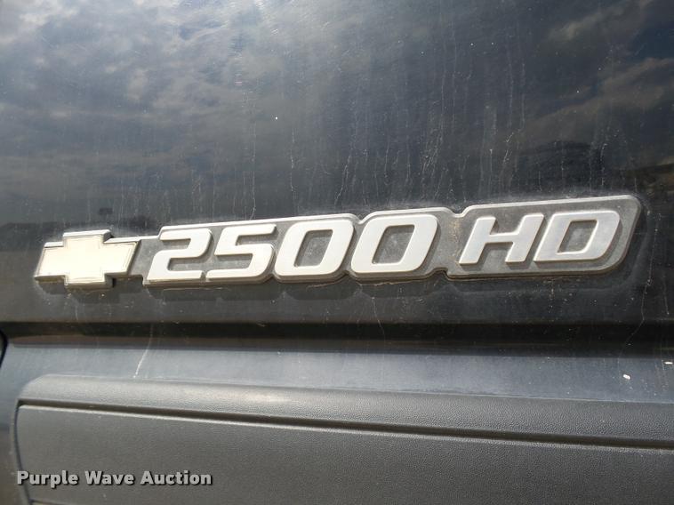 image for item DB0147 2005 Chevrolet Silverado 2500HD Ext. Cab pickup truck