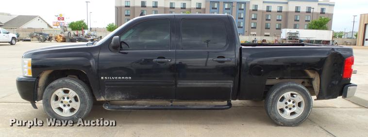image for item DB0148 2009 Chevrolet Silverado 1500 Crew Cab pickup truck