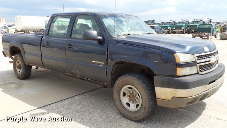 image for item DB0149 2005 Chevrolet Silverado 2500HD Crew Cab pickup truck