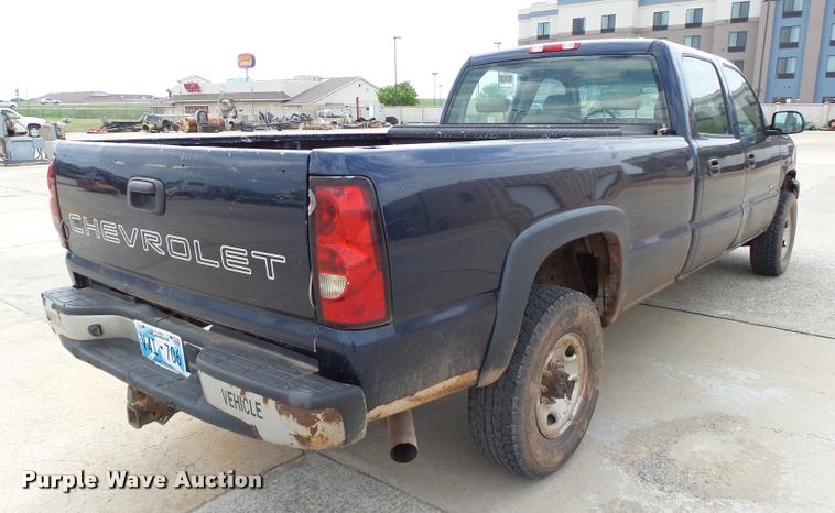 image for item DB0149 2005 Chevrolet Silverado 2500HD Crew Cab pickup truck